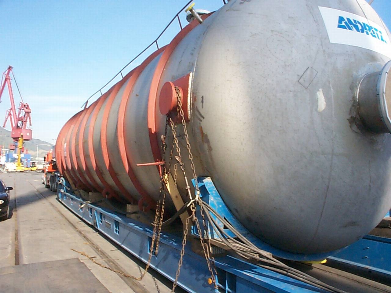 almacenaje y transporte especial hasta el puerto de Valencia